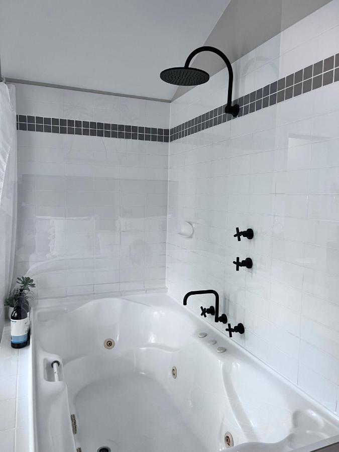 Margaret Forest Retreat Apartment 129 - Located Within Margaret Forest, In The Heart Of The Town Centre Of Margaret River, Spa Apartment! 외부 사진